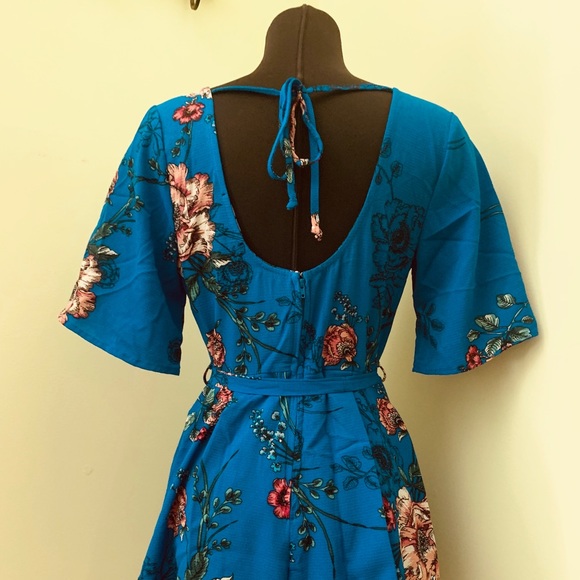 Blue flora romper - Picture 2 of 5
